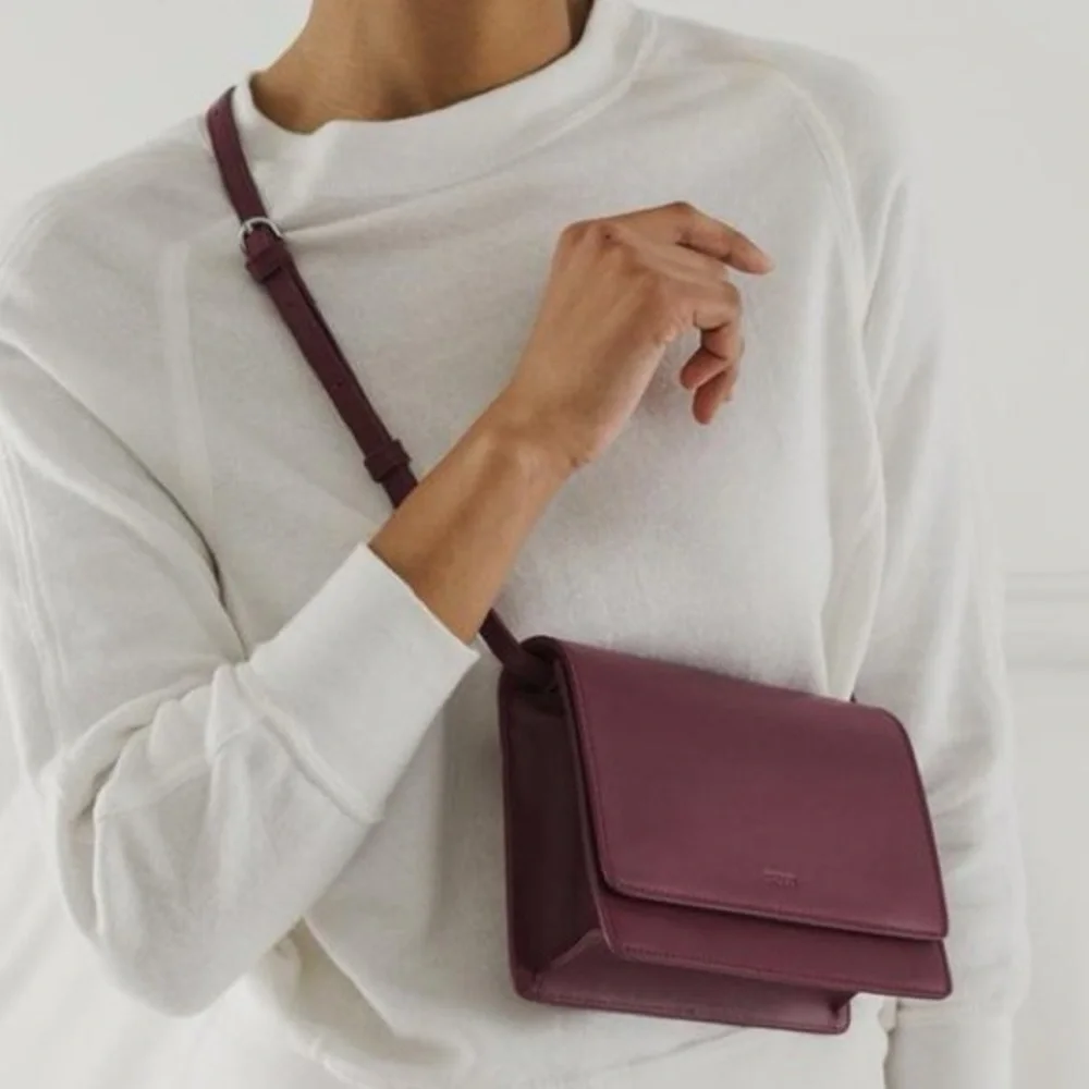 BAGGU Small Structured Leather Bag - Cranberry - Picture 3 of 10